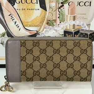 GUCCI Signature Canvas/Leather Zip Around Wallet 💜